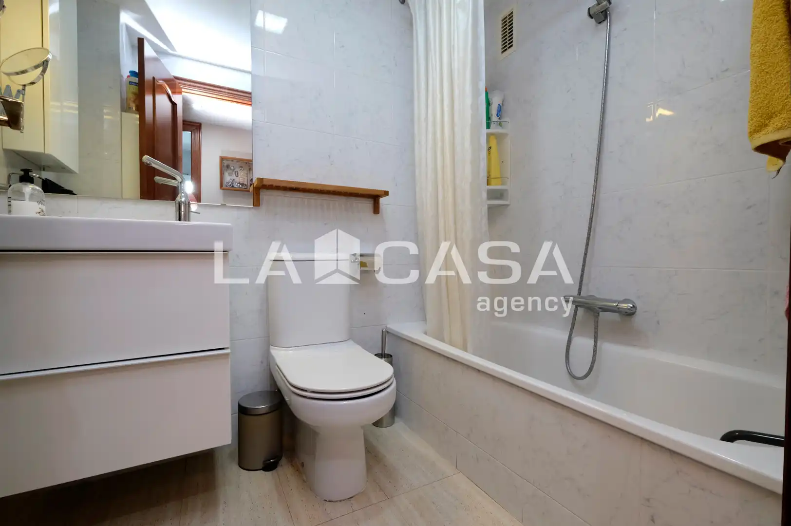 Piso en venta en Barcelona con Balcón