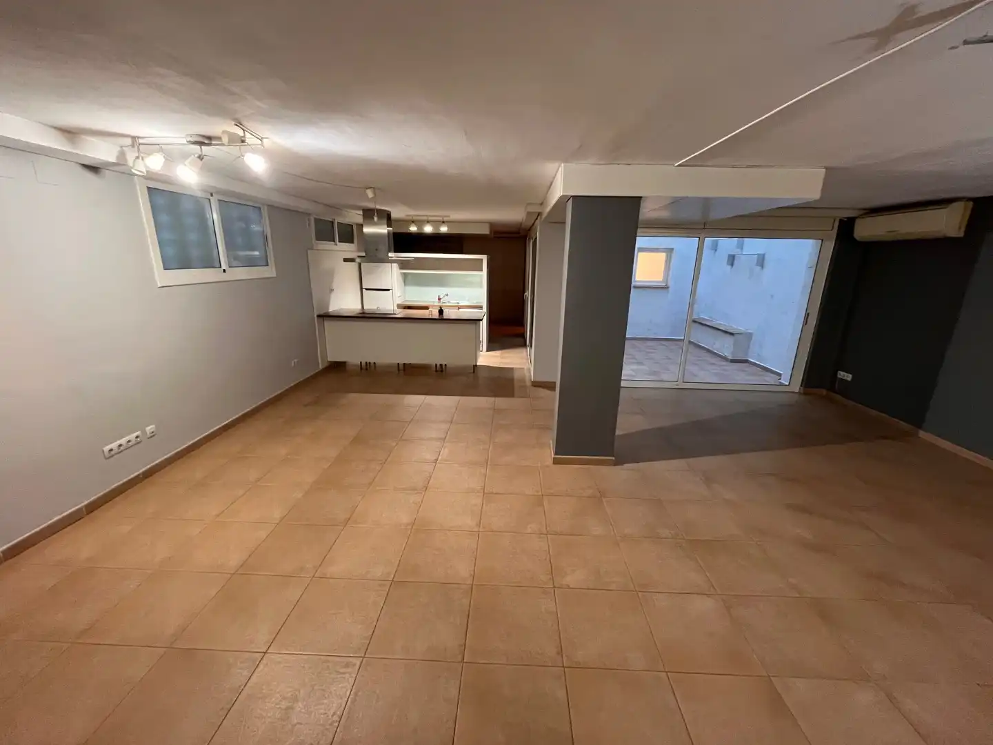 Loft con ascensor en venta en Calle sant Dalmir 3, imagen 3