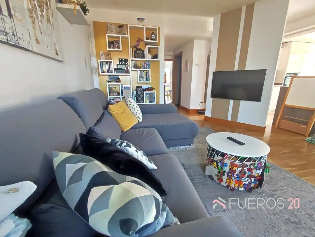 Wohnzimmer von Dachboden zum Verkauf in Barakaldo  mit Heizung, Terrasse und Abstellraum