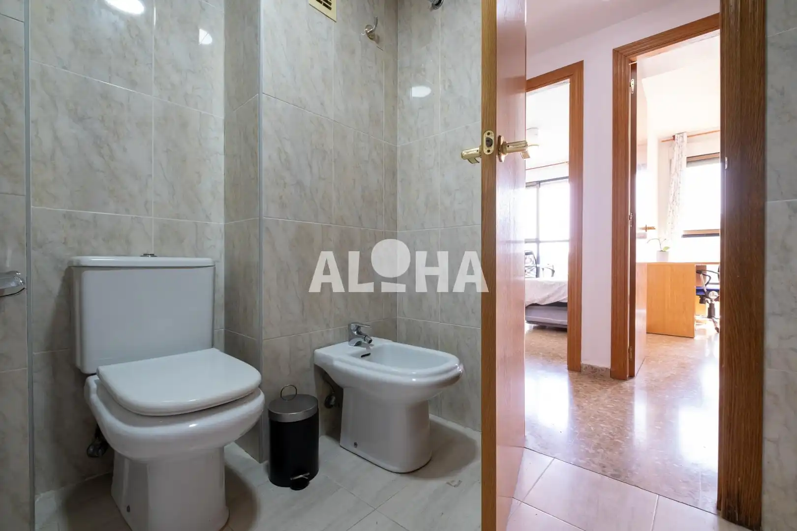 Bany de Apartament de lloguer en Moncada amb Aire condicionat, Moblat i Piscina comunitària