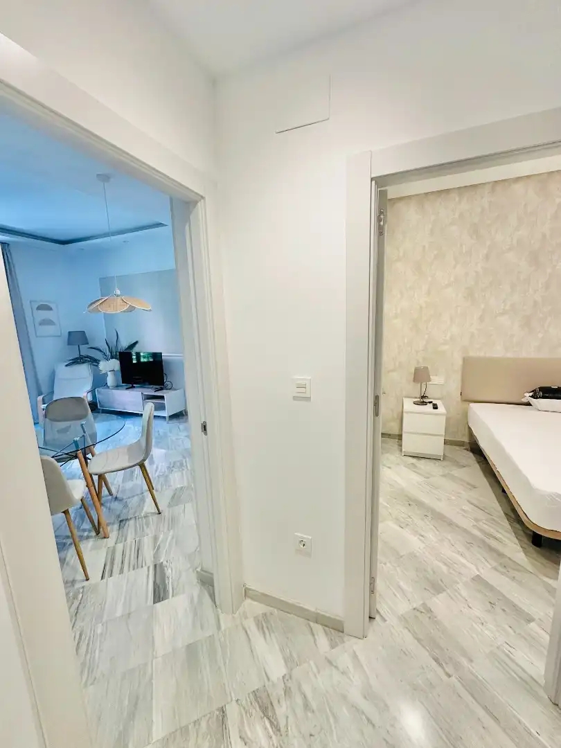 Flat for rent in Calle Gran Vía de Colón, Centro - Sagrario