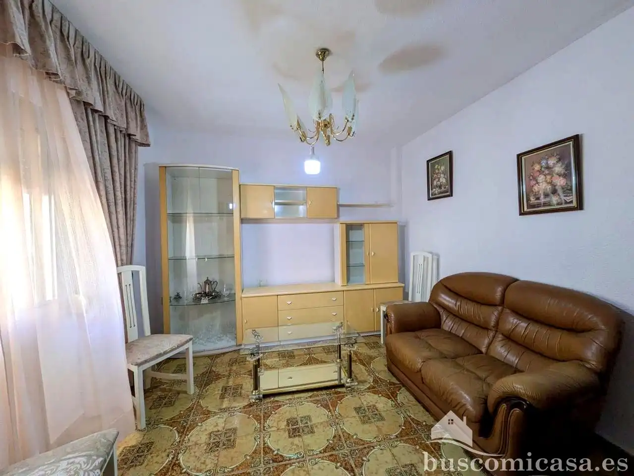 Sala d'estar de Casa o xalet en venda en Linares amb Aire condicionat, Terrassa i Balcó