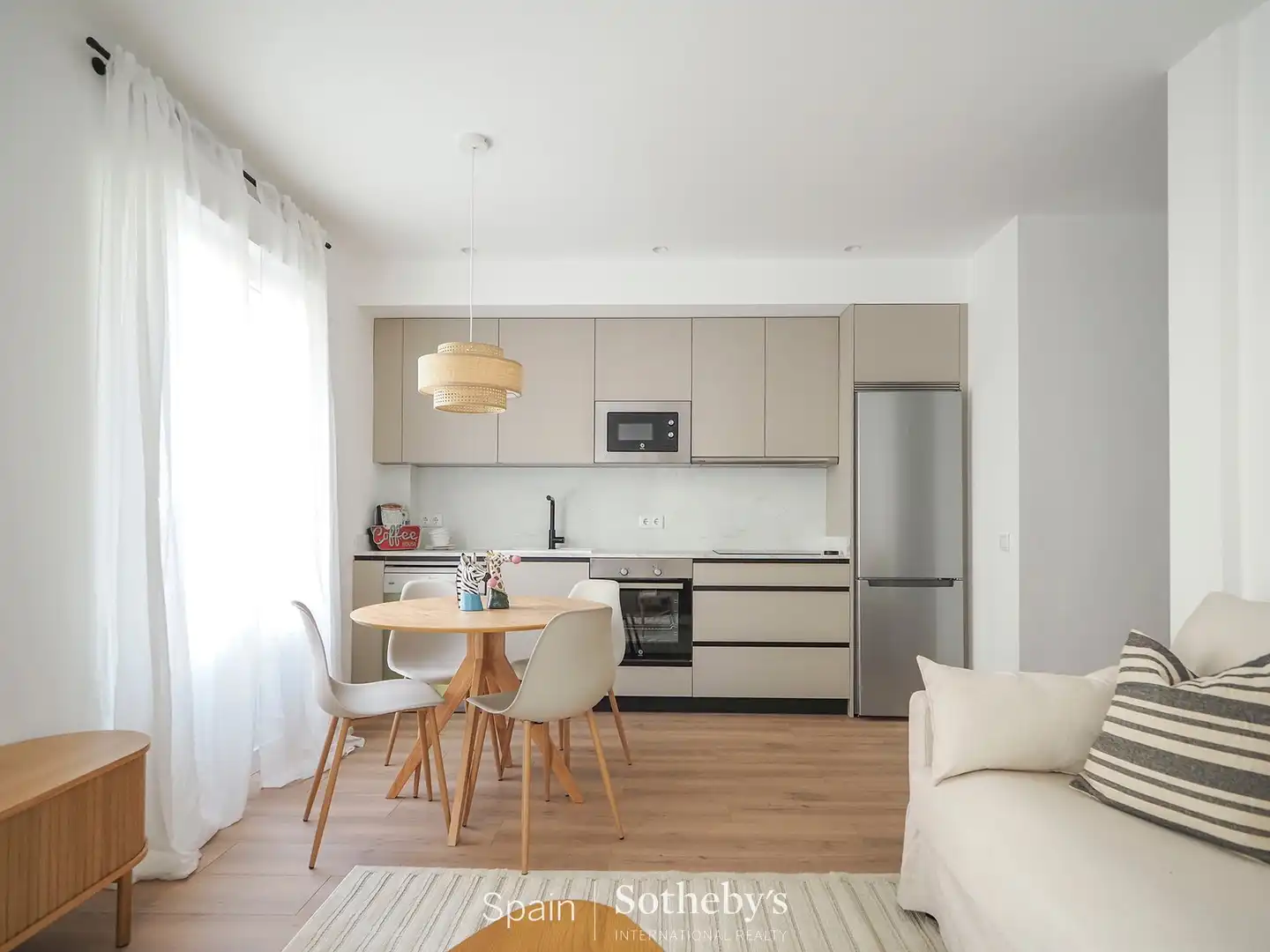 Cuina de Apartament en venda en Madrid amb Aire condicionat i Calefacció
