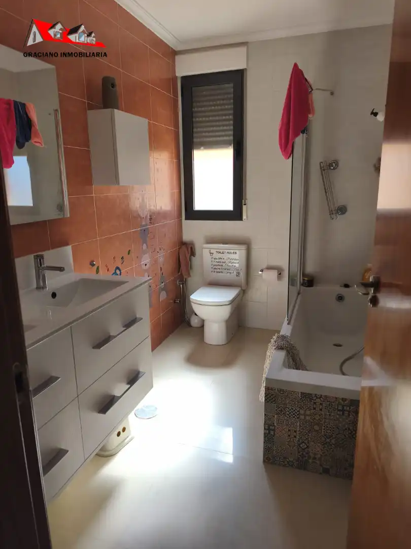 Bathroom of Detached homes for sale in Albacete  with Air Conditioner, Heating and Private garden