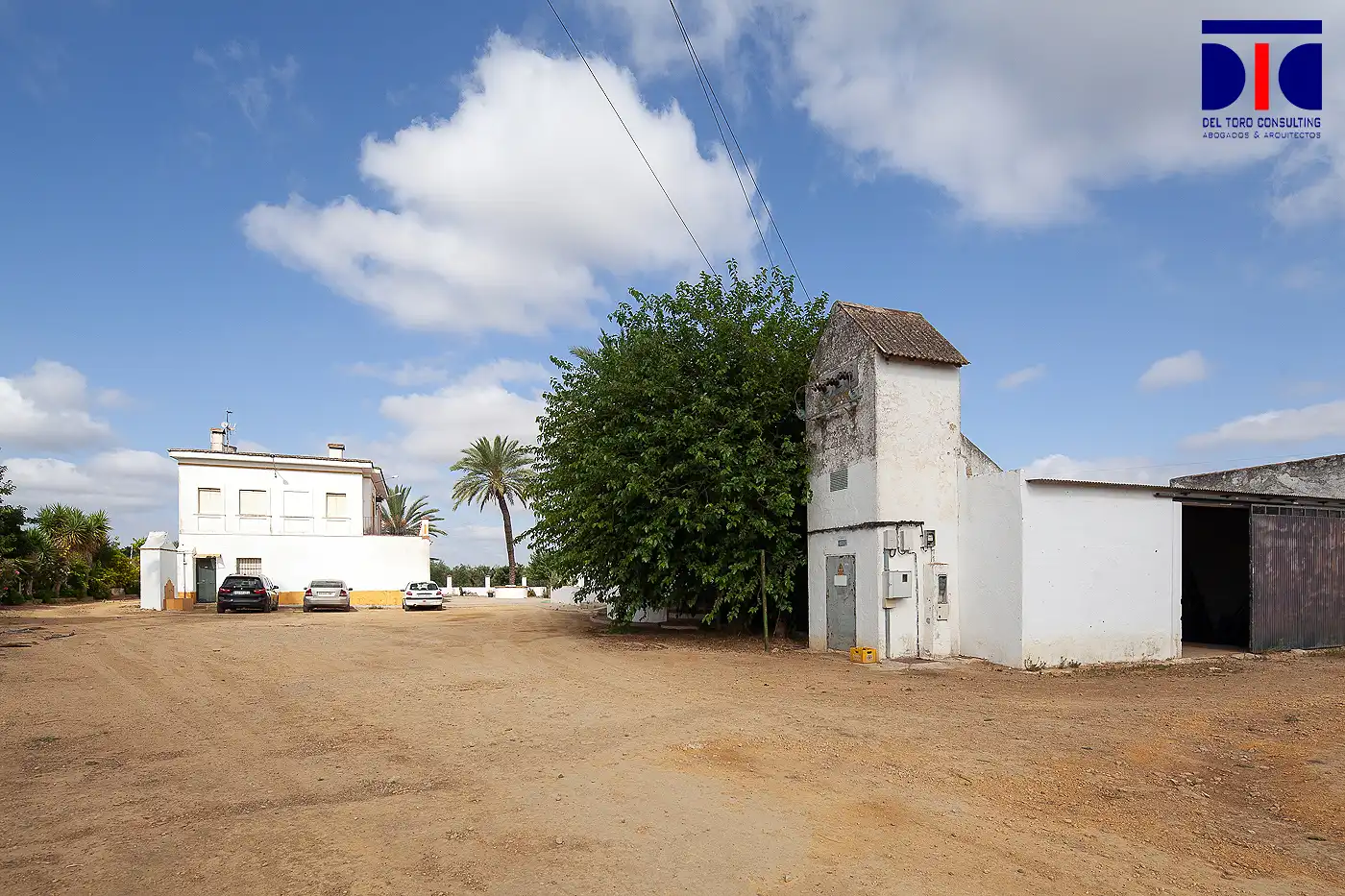 Vista exterior de Finca rústica en venta en Carmona con Jardín privado, Terraza y Piscina