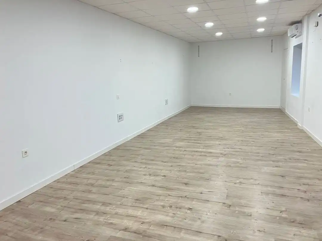 Local en venta en Esquivias con Aire acondicionado