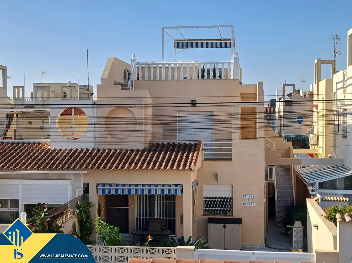Casa bifamiliare in vendita a Zona Carrefour - Urbanizaciones