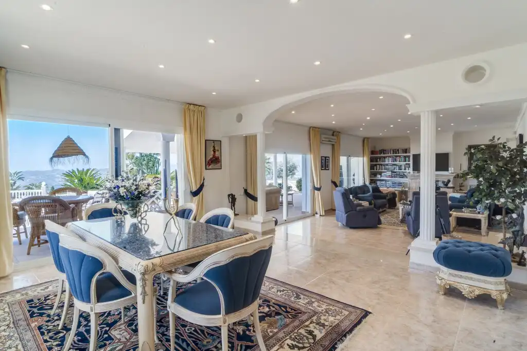 Menjador de Casa o xalet en venda en Mijas amb Aire condicionat, Calefacció i Jardí privat