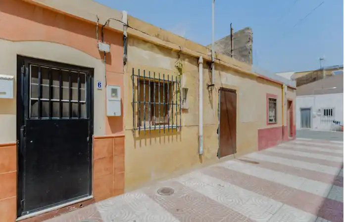 Vista exterior de Pis en venda en Roquetas de Mar