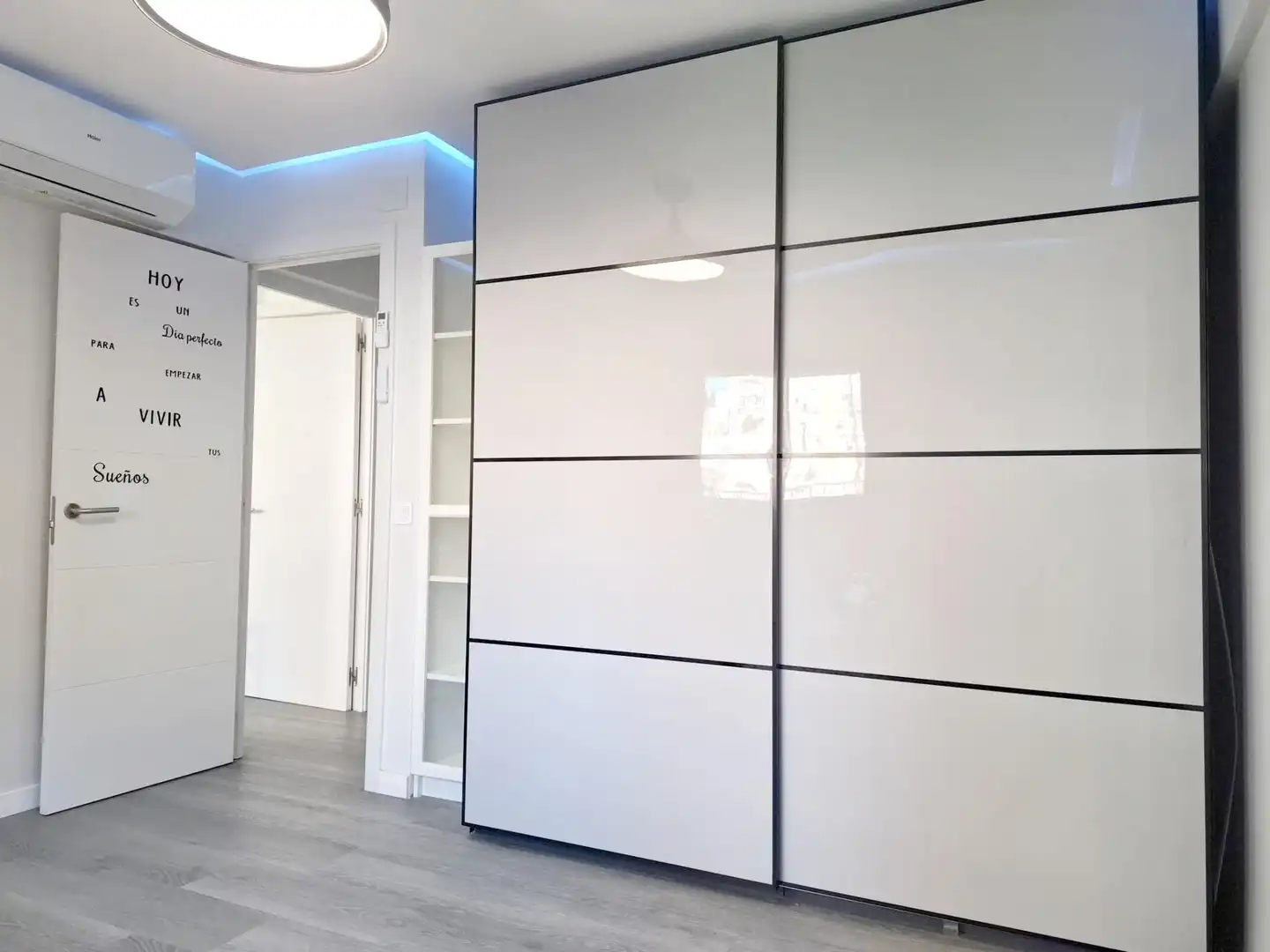Bedroom of Flat for sale in Málaga  with Air Conditioner and Furnished