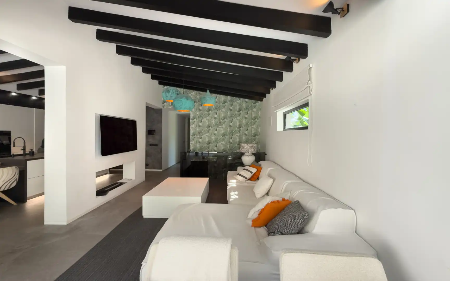 Sala d'estar de Casa o xalet en venda en Marbella amb Aire condicionat, Jardí privat i Terrassa