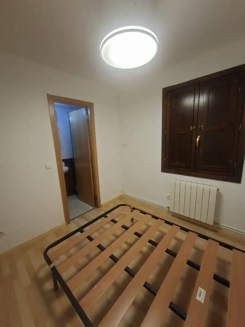 Schlafzimmer von Wohnung zur Miete in Zaragoza mit Heizung, Möbliert und Ofen