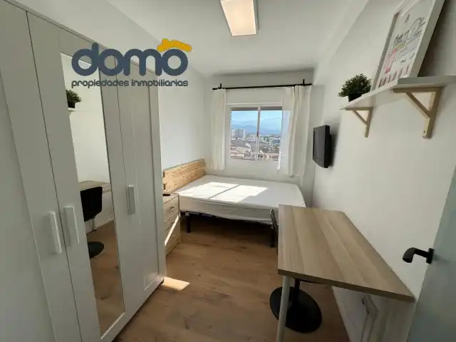 Habitación de Piso para compartir en Granada con Parquet, Amueblado y Lavadora