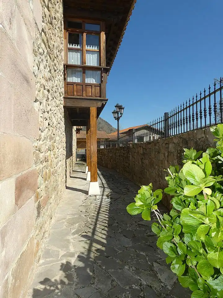 Vista exterior de Casa o chalet en venta en Ruente con Calefacción, Jardín privado y Amueblado