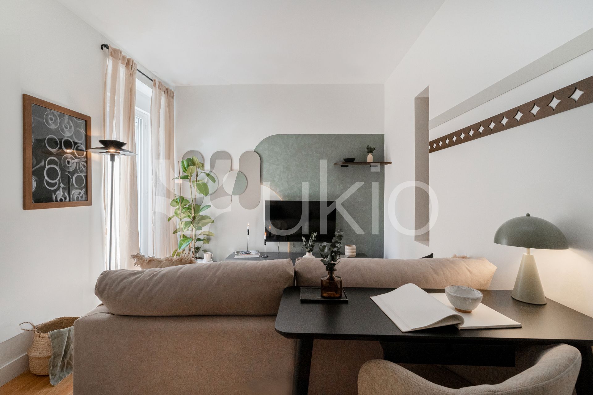 Sala d'estar de Apartament de lloguer en  Madrid Capital amb Aire condicionat, Calefacció i Moblat