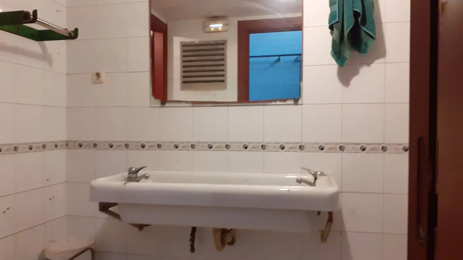 Baño de Nave industrial de alquiler en Santa Eulàlia de Ronçana