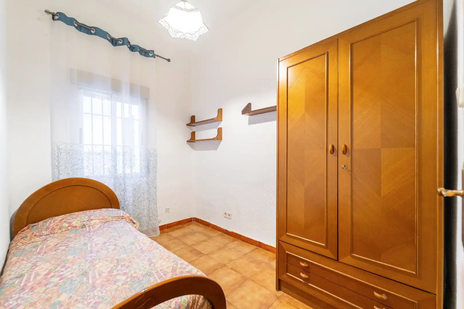 Bedroom of Flat for sale in Madrid  with Heating, Furnished and Internet