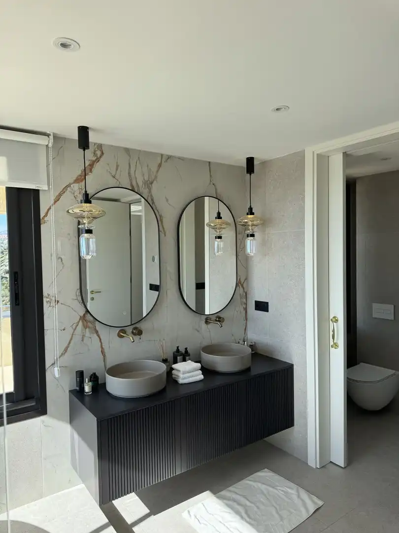 Baño de Ático de alquiler en Marbella con Aire acondicionado, Terraza y Amueblado