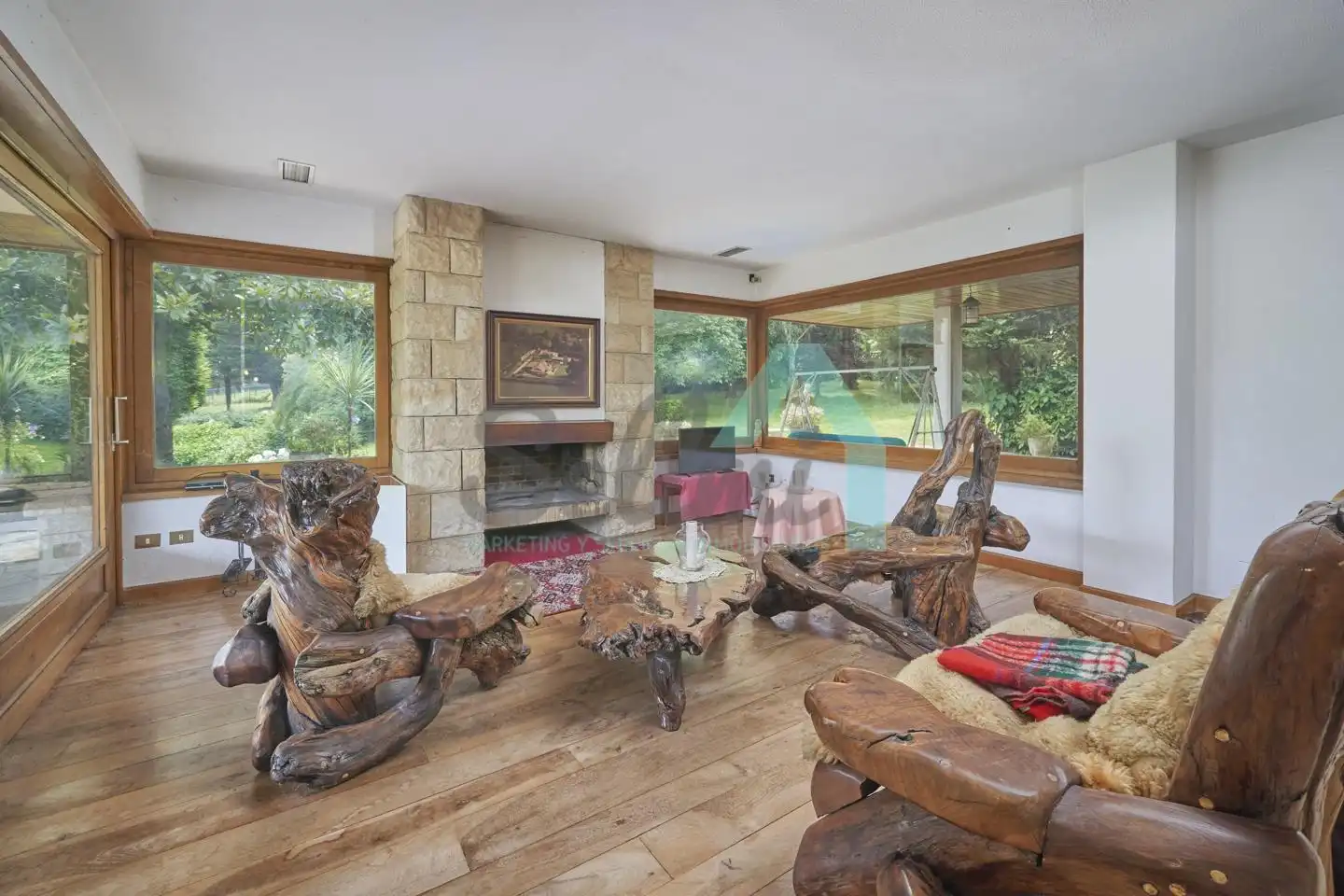 Sala d'estar de Casa o xalet en venda en Gijón  amb Aire condicionat, Jardí privat i Parquet