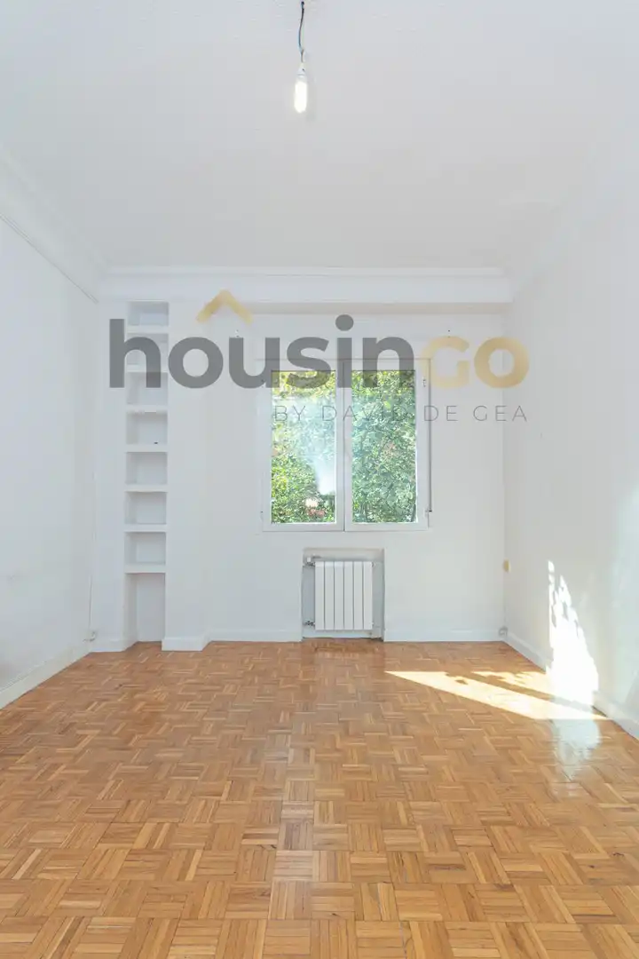 Bedroom of Flat for sale in Madrid  with Heating