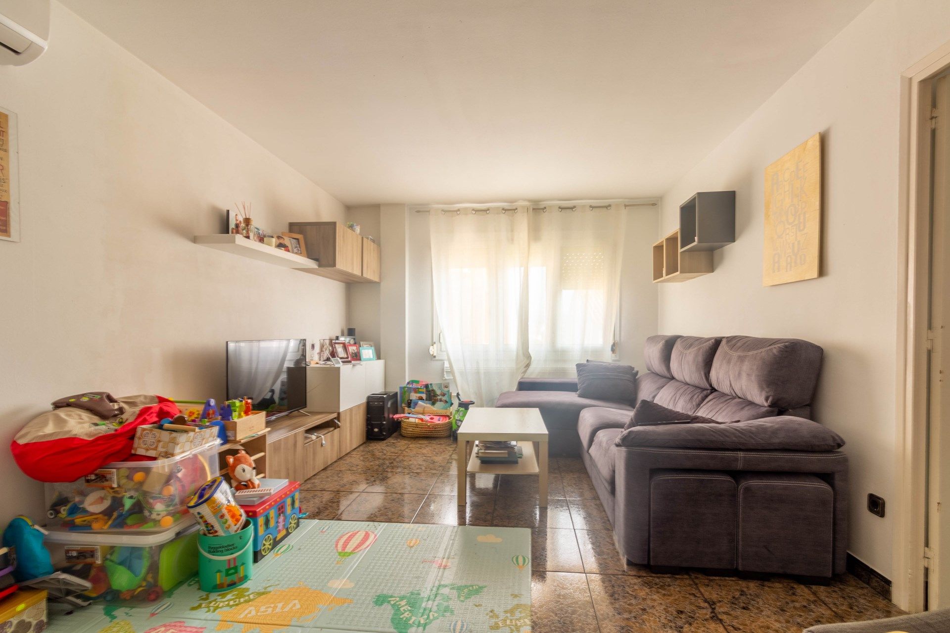 Living room of Attic for sale in Salt  with Heating, Terrace and Furnished