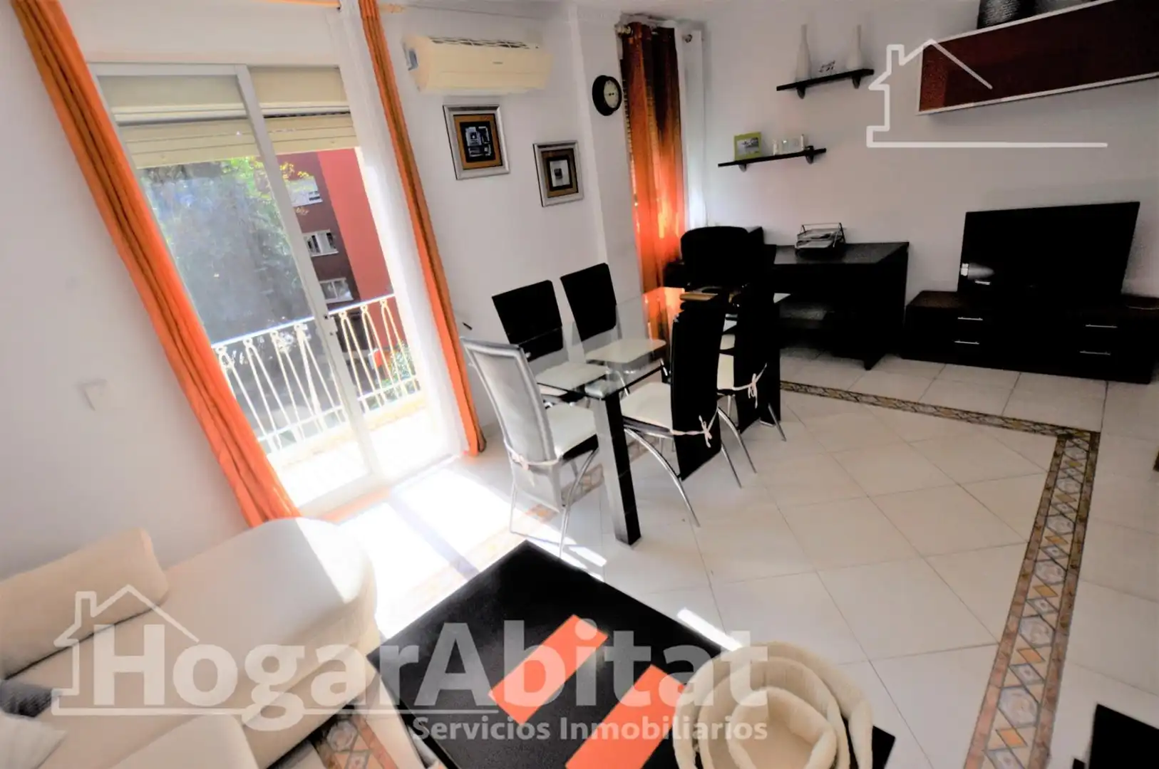 Sala de estar de Piso en venta en Valencia con Aire acondicionado, Calefacción y Amueblado