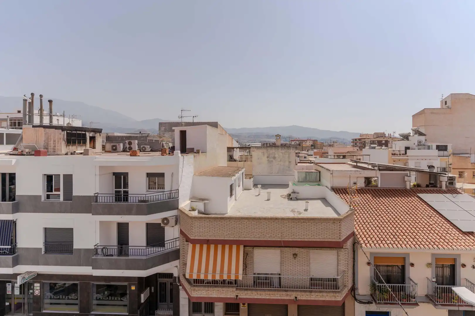 Vista exterior de Edifici en venda en Motril