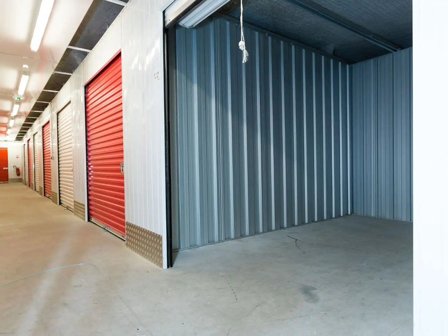 Business premises to rent in calle de latrilla 10, imagen 2