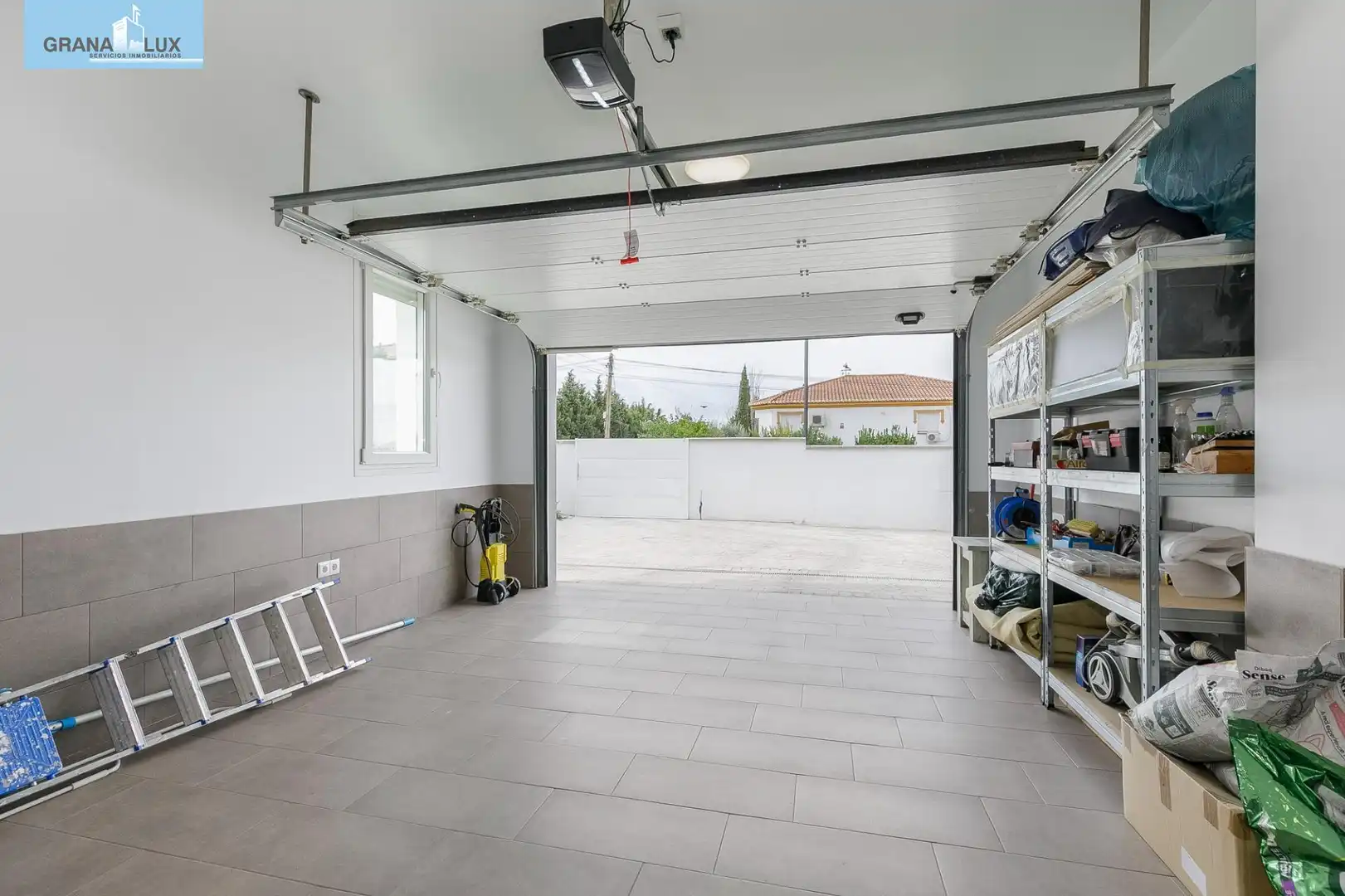 Parking de Casa o chalet en venta en Churriana de la Vega con Aire acondicionado, Jardín privado y Piscina