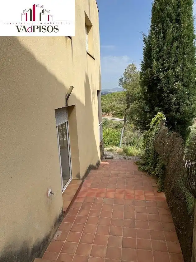 Vista exterior de Casa o xalet en venda en Gelida amb Jardí privat i Terrassa