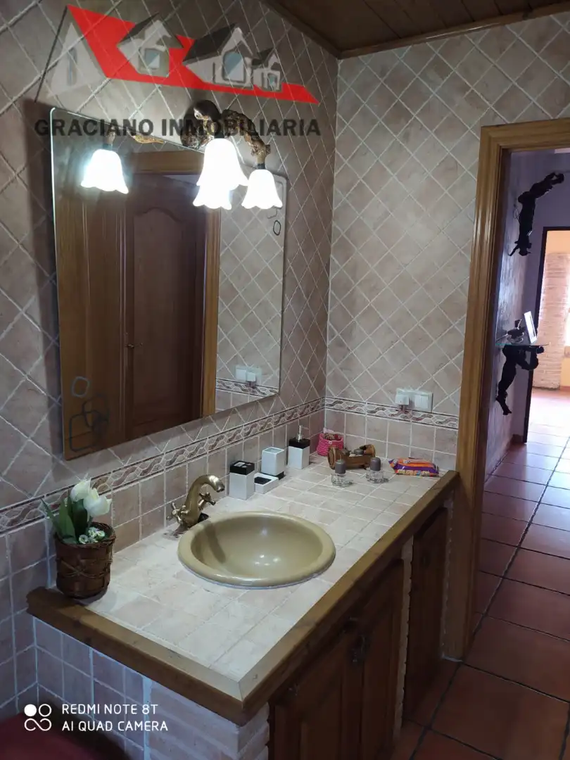 Bany de Casa adosada en venda en Villaverde de Guadalimar amb Aire condicionat, Jardí privat i Terrassa