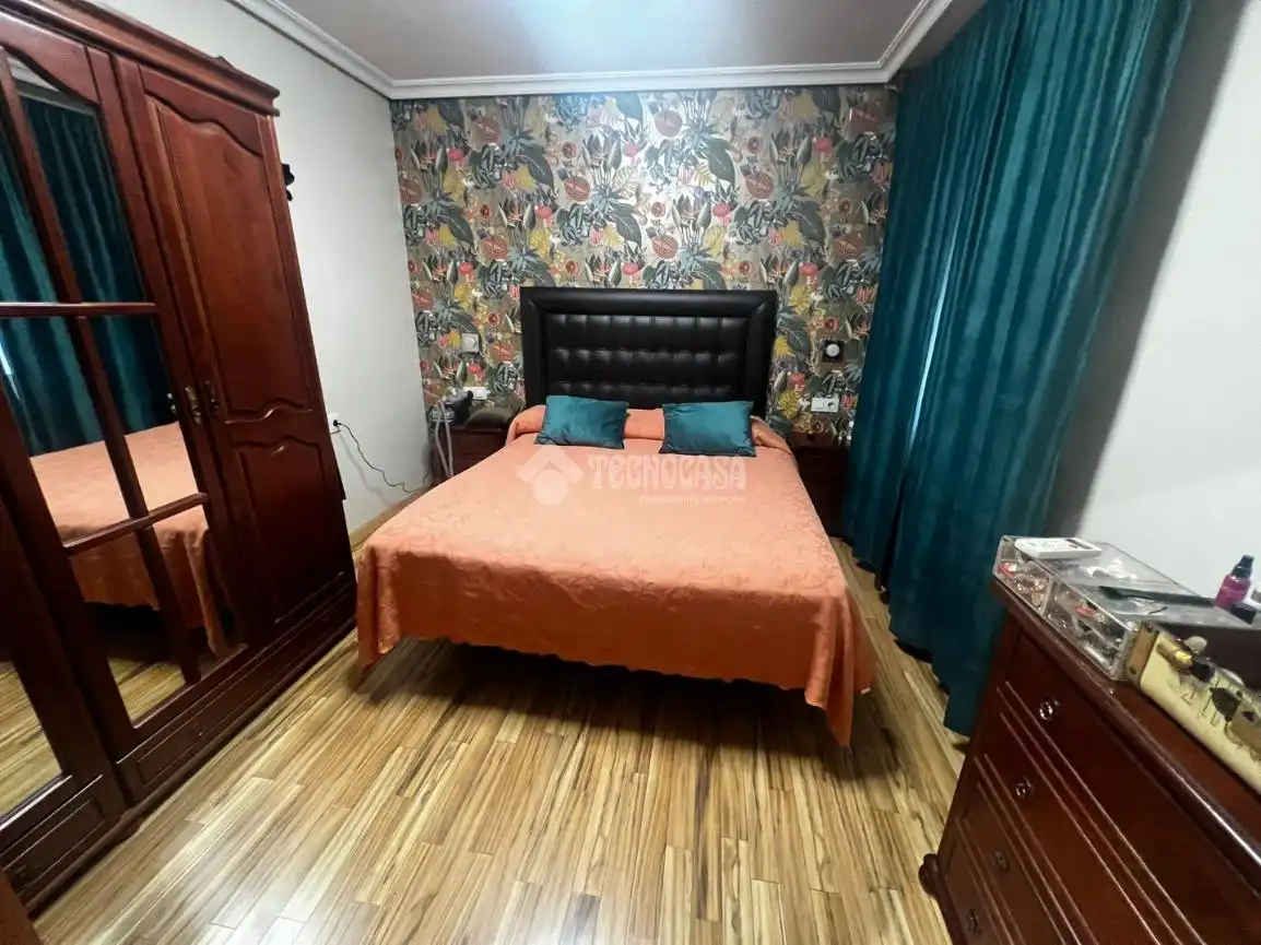 Dormitori de Casa adosada en venda en Badajoz amb Aire condicionat i Terrassa