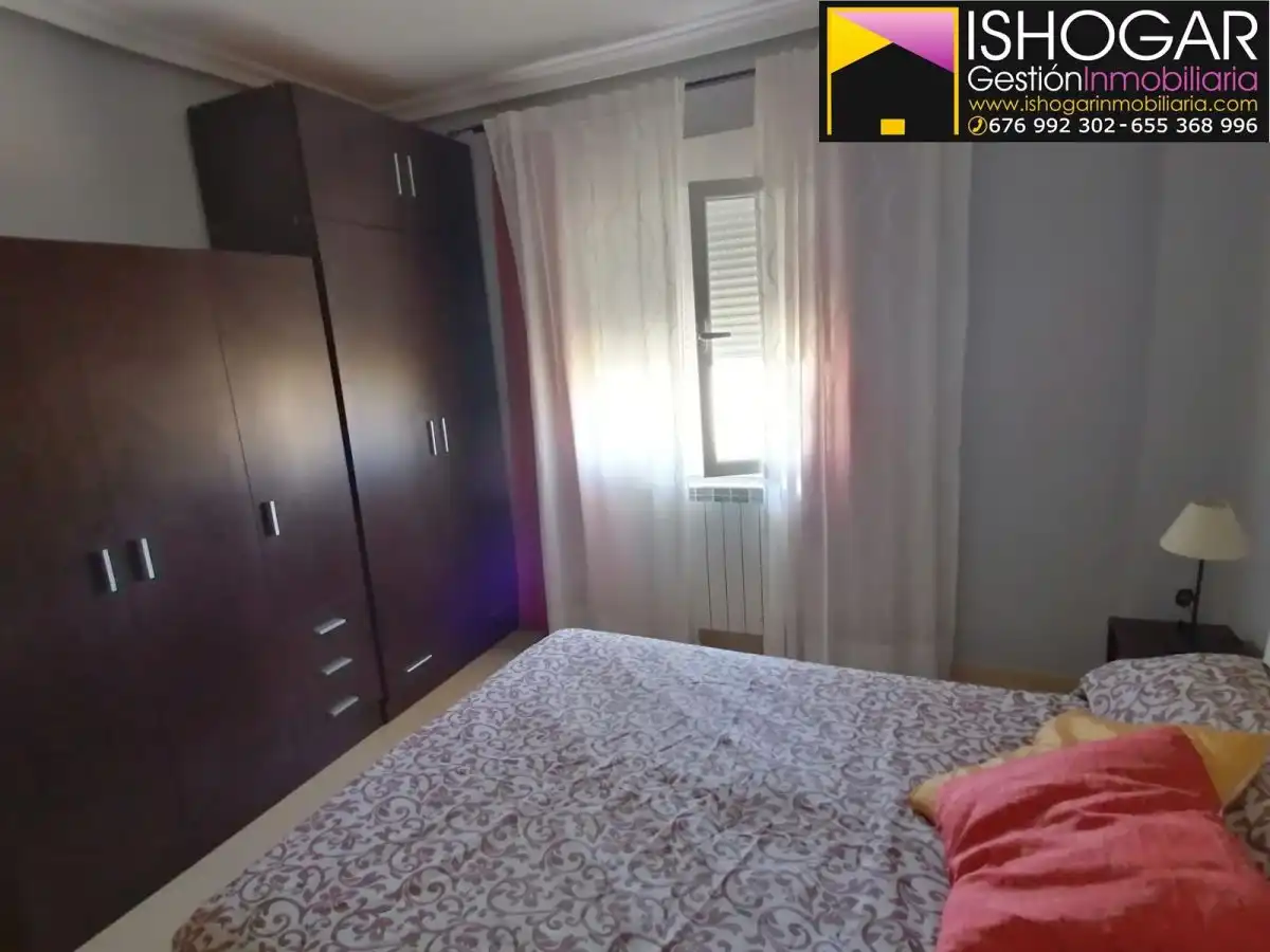 Schlafzimmer von Wohnung zur Miete in Valdepeñas mit Heizung und Balkon