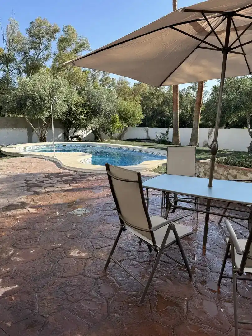 Casa rústica amb jardí en venda a Carretera eL BOSQUE
