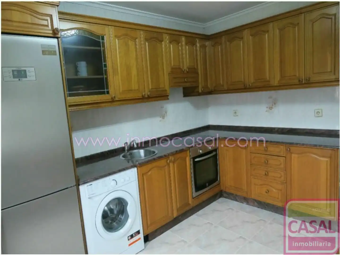 Cocina de Piso en venta en Avilés con Calefacción, Trastero y Amueblado