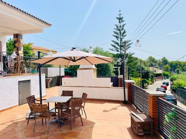 Casa con balcone in vendita a Carrer Prunera