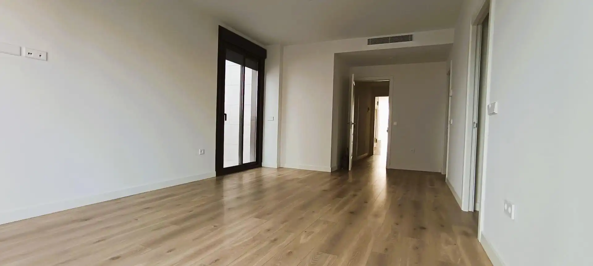 Wohnzimmer von Erdgeschoss zur Miete in  Palma de Mallorca mit Klimaanlage, Parkett und Terrasse