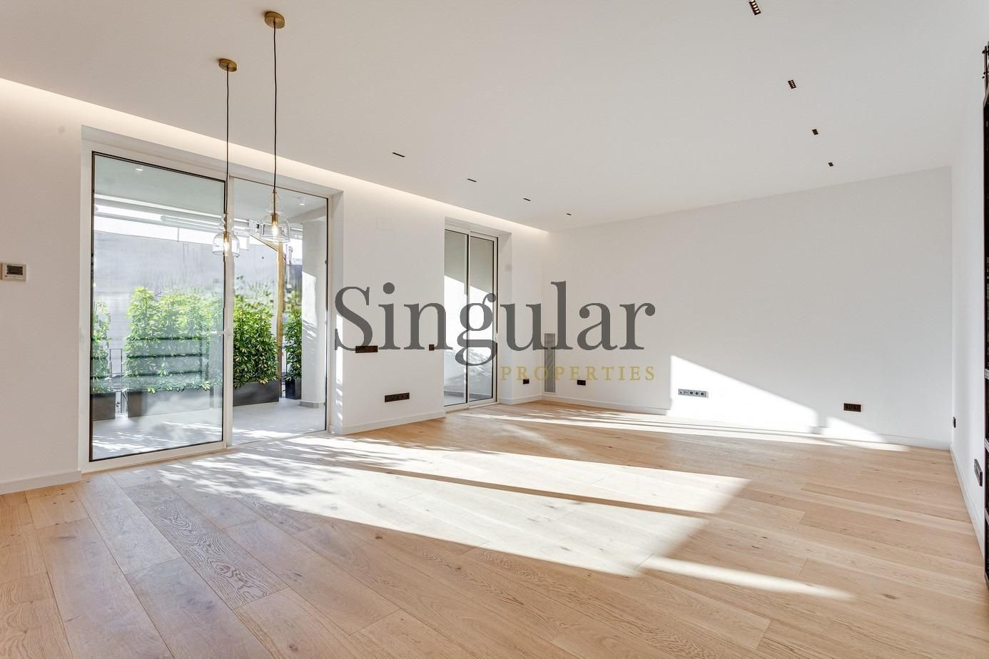 Living room of Flat for sale in  Barcelona Capital  with Air Conditioner, Terrace and Storage room