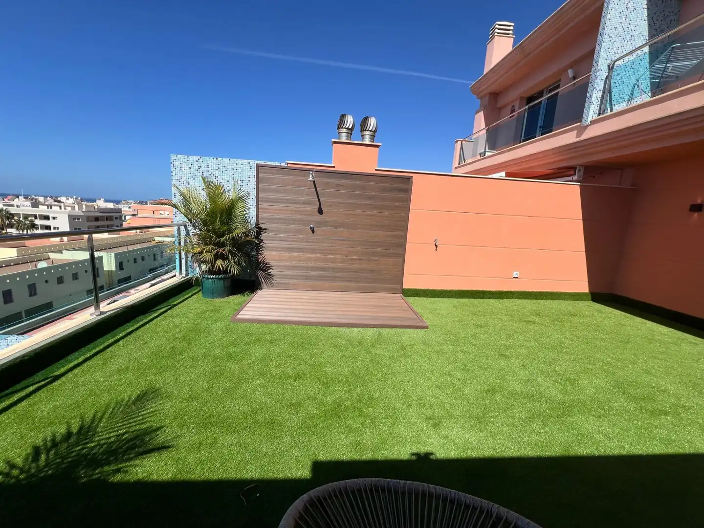 Terrasse von Wohnungen zum Verkauf in Mogán mit Klimaanlage, Privatgarten und Terrasse