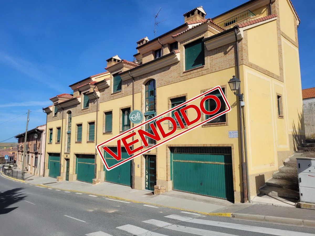 Vista exterior de Pis en venda en Bernuy de Porreros amb Calefacció i Traster