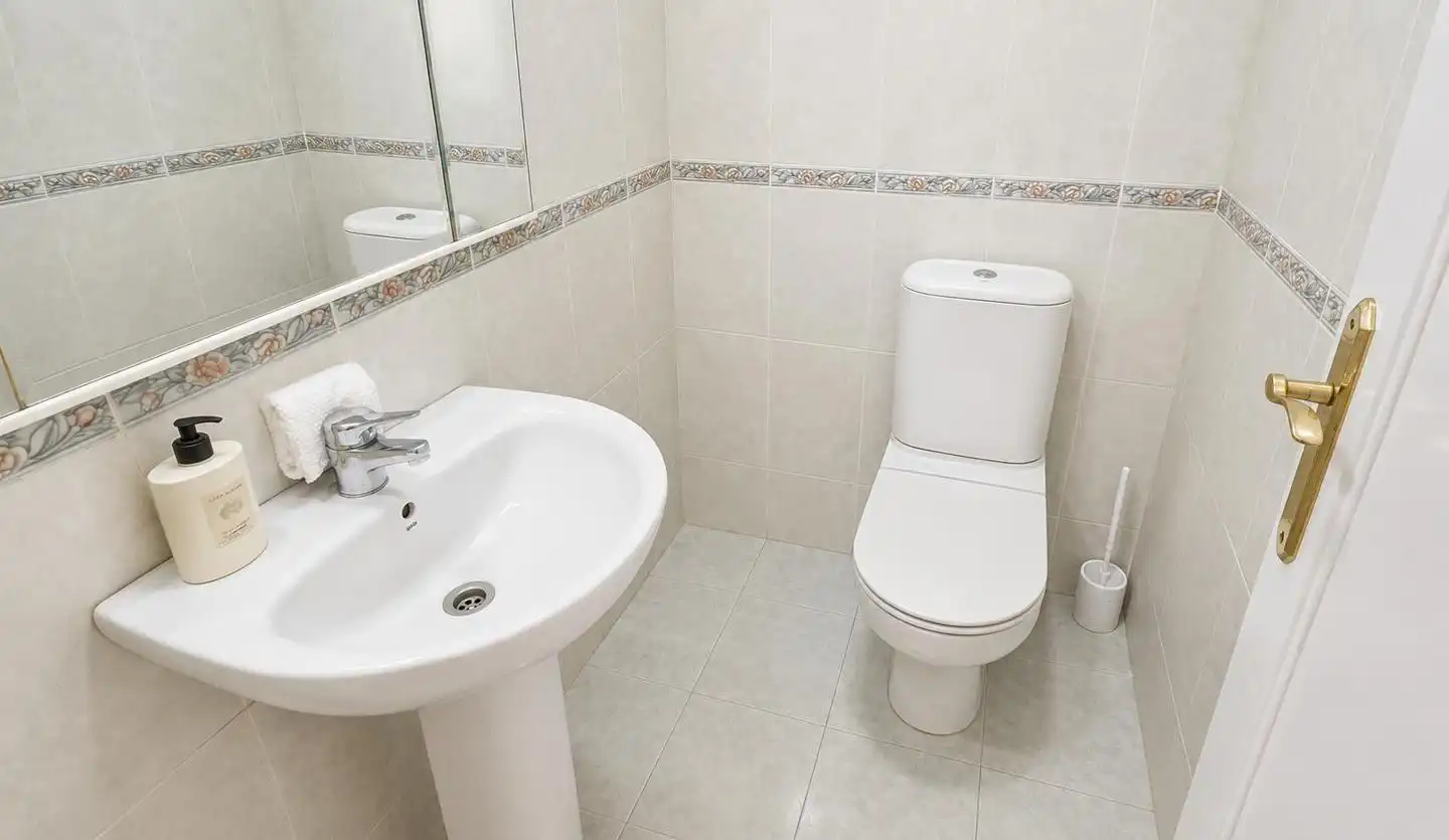 Baño de Casa o chalet en venta en Elche / Elx con Trastero, Balcón y Piscina comunitaria