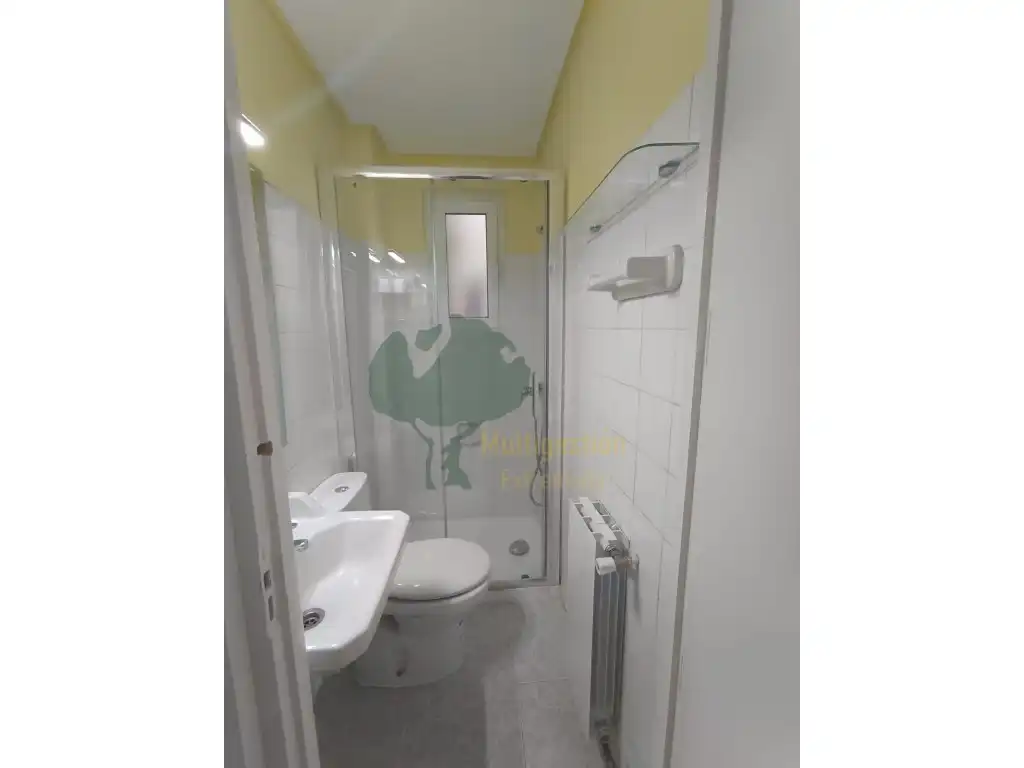 Bathroom of Flat for share in Cáceres  with Heating