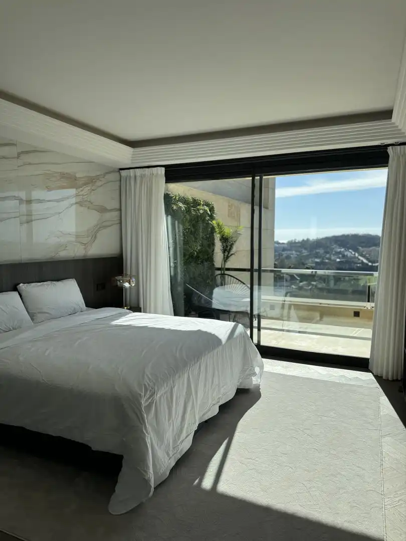 Habitación de Ático de alquiler en Marbella con Aire acondicionado, Terraza y Amueblado