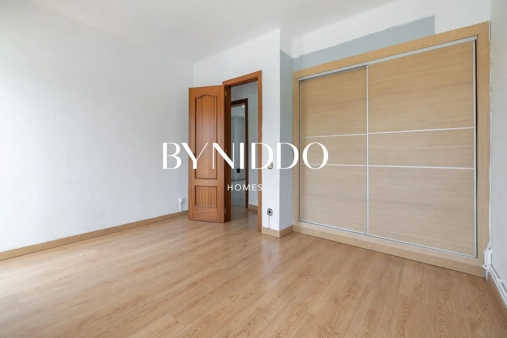 Dormitori de Casa o xalet en venda en Sant Cugat del Vallès amb Jardí privat, Terrassa i Traster