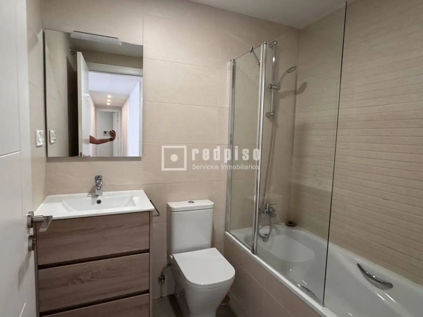Flat for rent in de Valderribas, Adelfas
