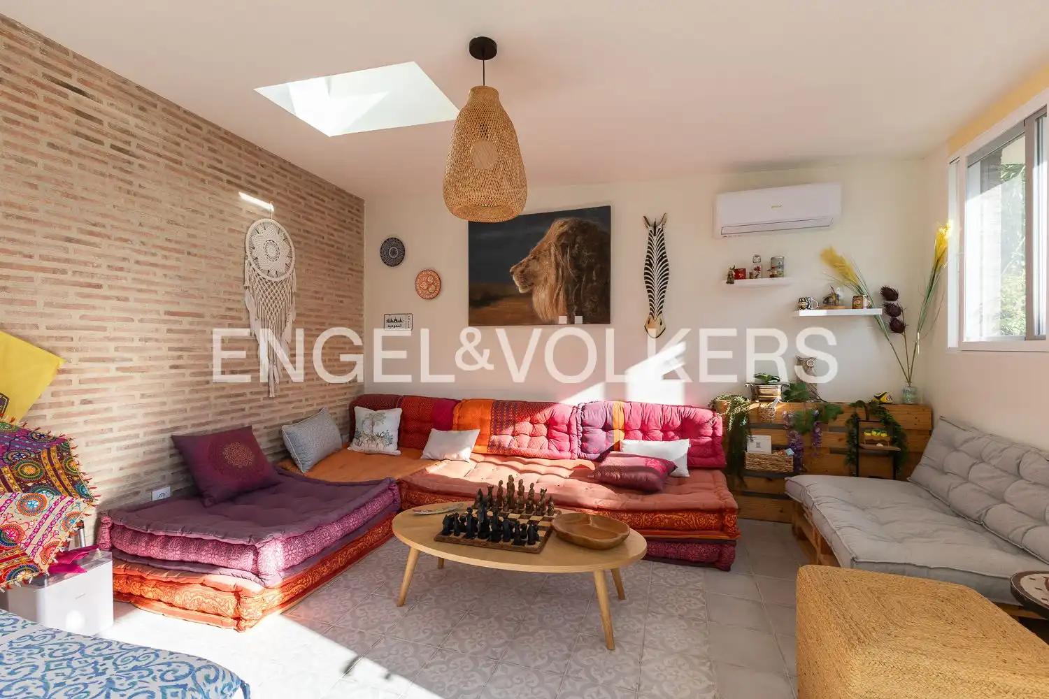 Sala d'estar de Casa o xalet en venda en Riba-roja de Túria amb Aire condicionat, Calefacció i Jardí privat