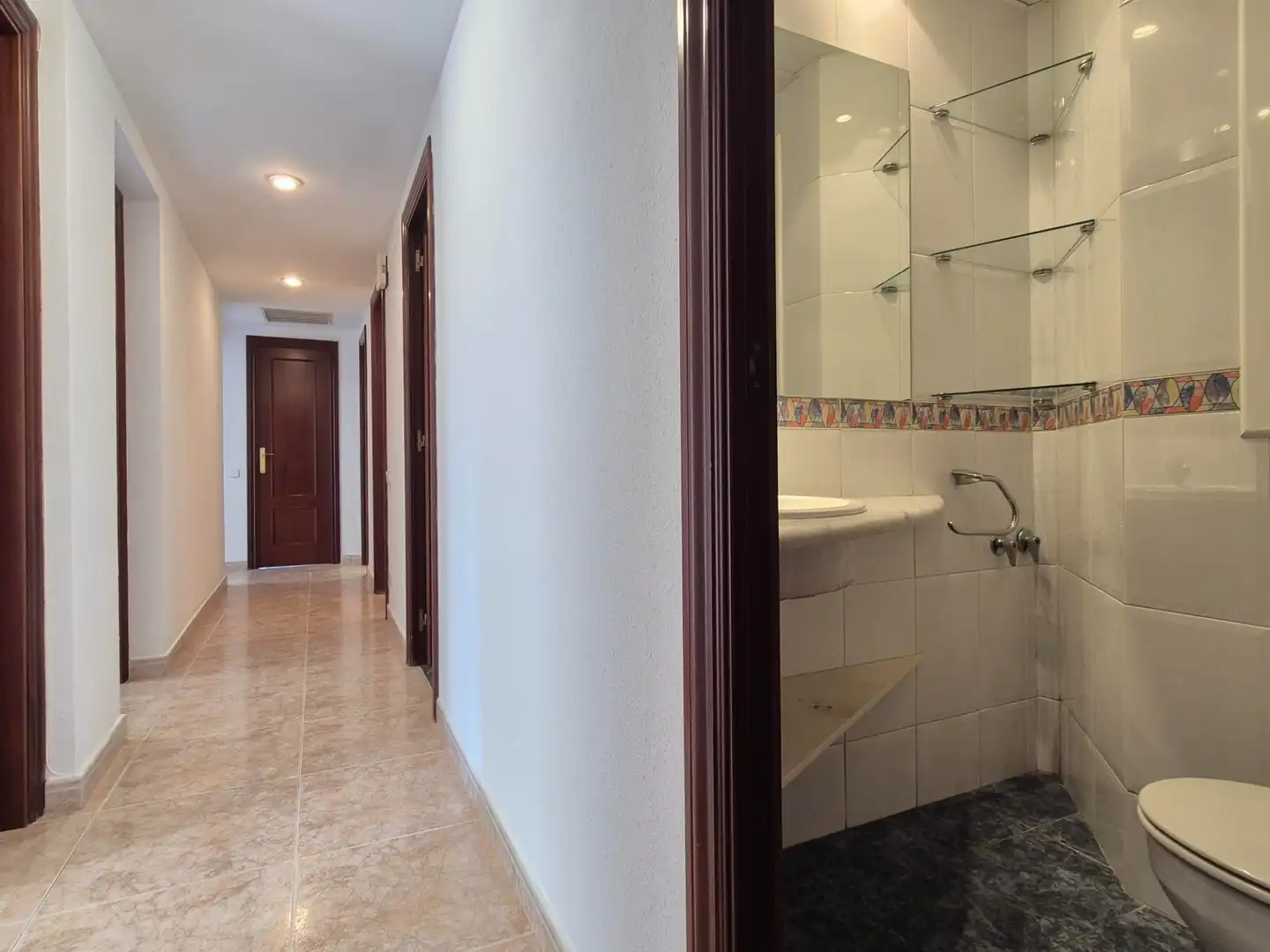 Baño de Piso en venta en Barcelona con Calefacción, Horno y Balcón