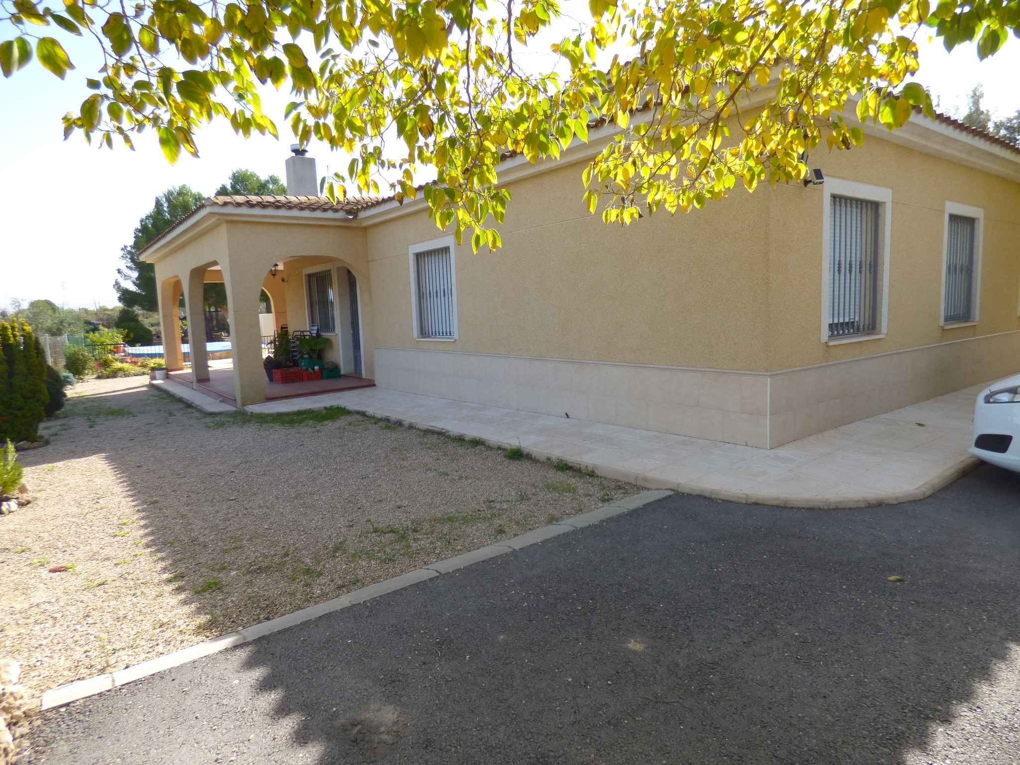 Terreno en venta en Avinguda de la Constitució, Castalla