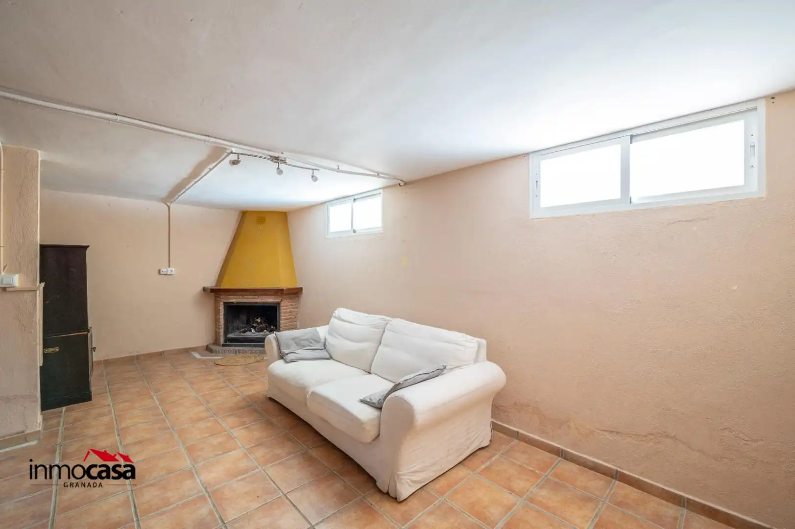 Casa adosada en venta en Ogíjares con Calefacción, Amueblado y Balcón