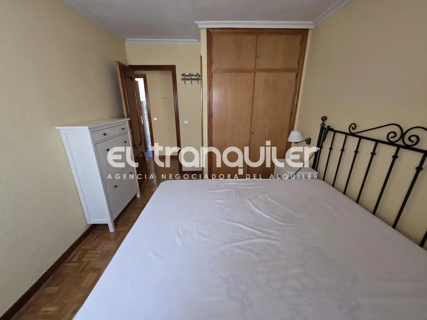 Habitación de Piso de alquiler en Madrid con Aire acondicionado, Parquet y Amueblado